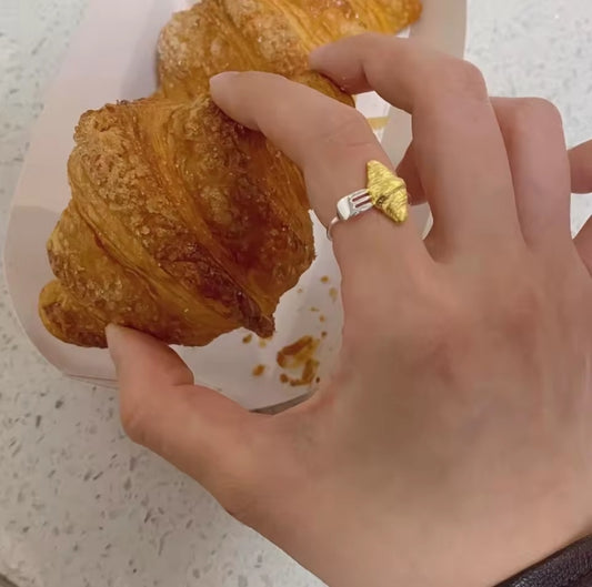 Croissant Ring
